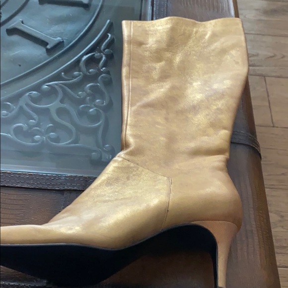 Boots - Picture 4 of 5